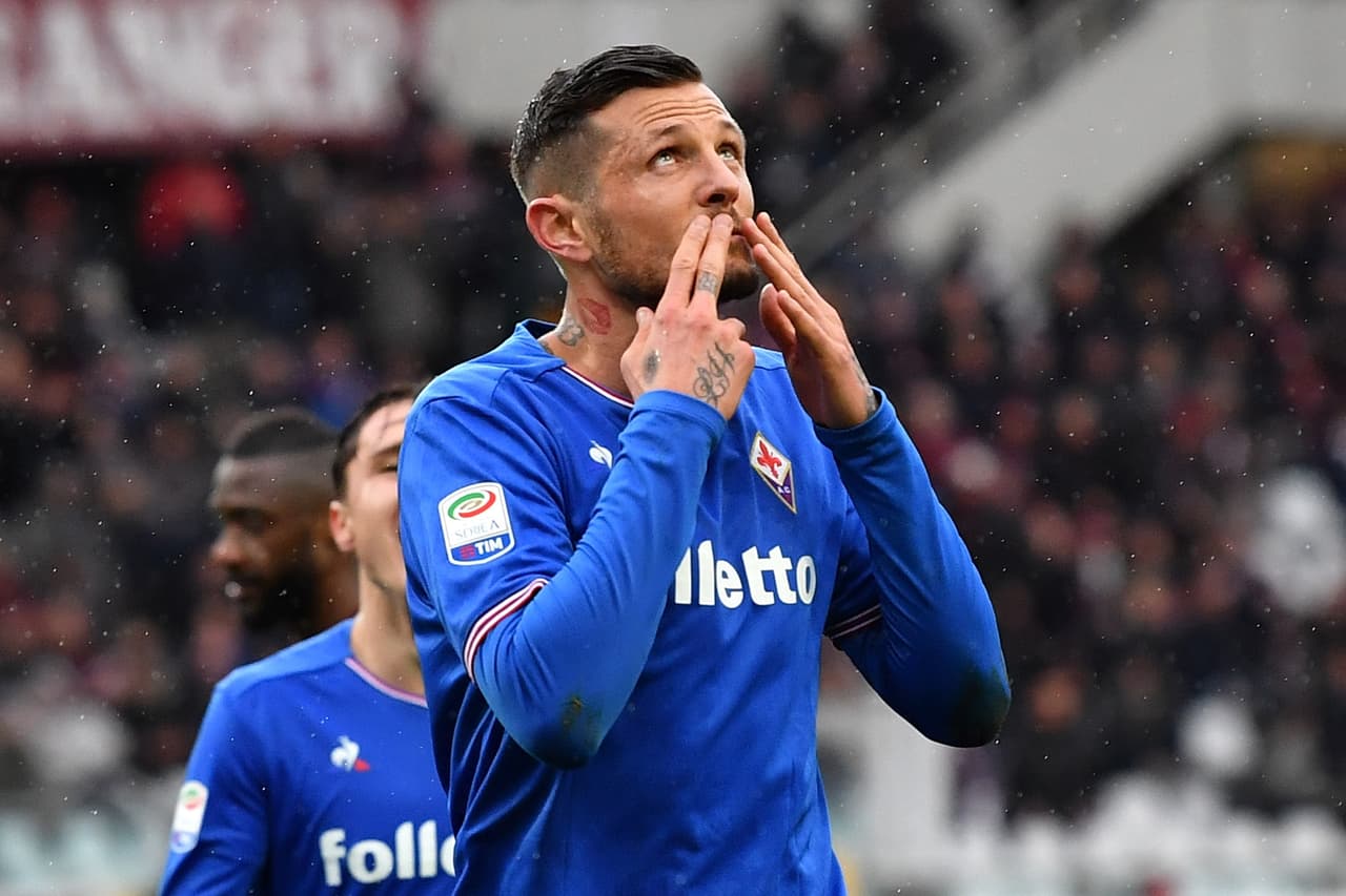 Antes de jugar en Italia, el delantero francés comenzó su carrera en 2003 en el US Orleans de su país, de donde pasó al Steaua Bucarest, Anderlecht y Royal Charleroi en Bélgica.