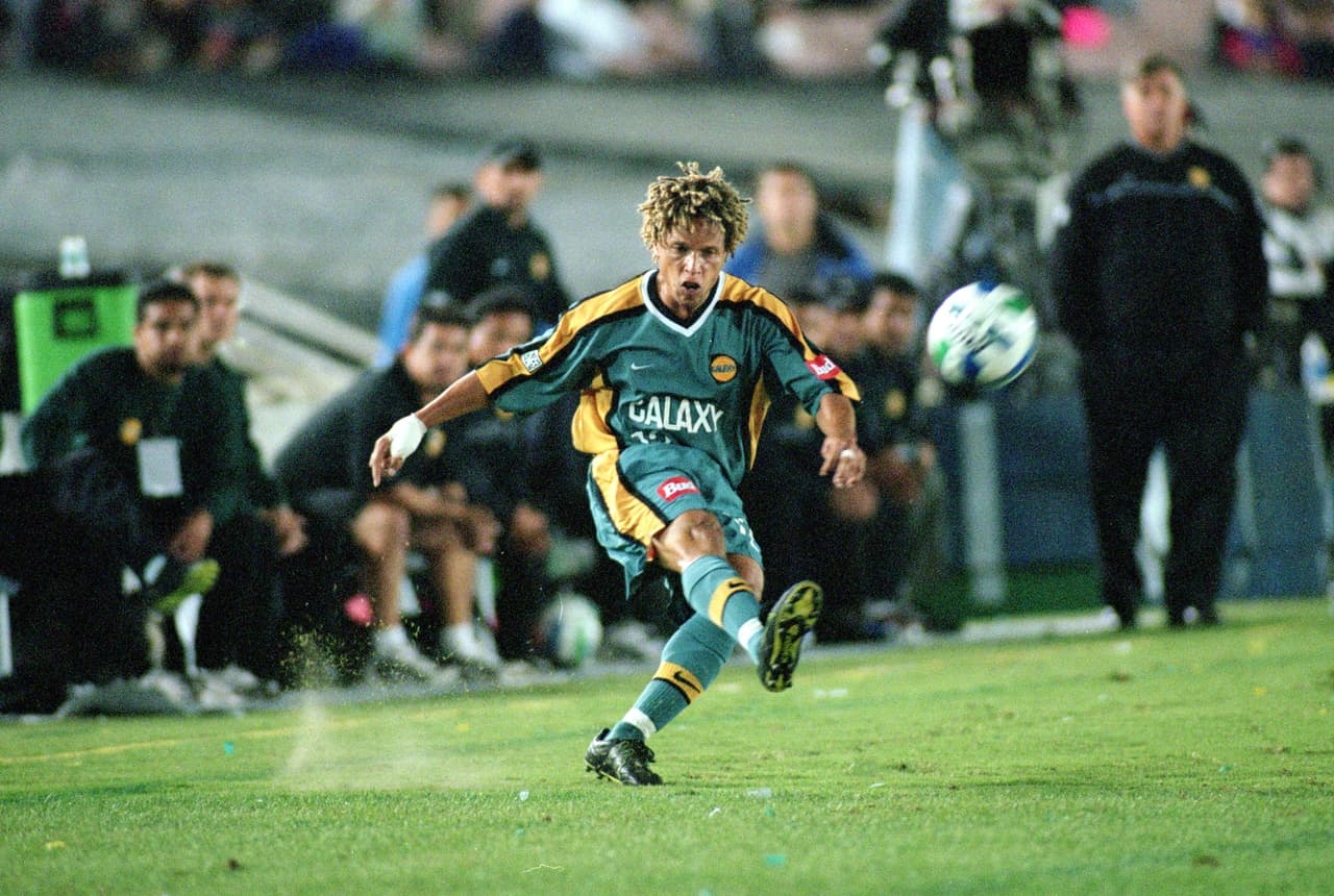 En la final, Los Angeles Galaxy venció 3-2 a Olimpia de Honduras, que eliminó en semifinales a Pachuca. Coby Jones marcó uno de los tantos de la victoria del equipo de MLS.