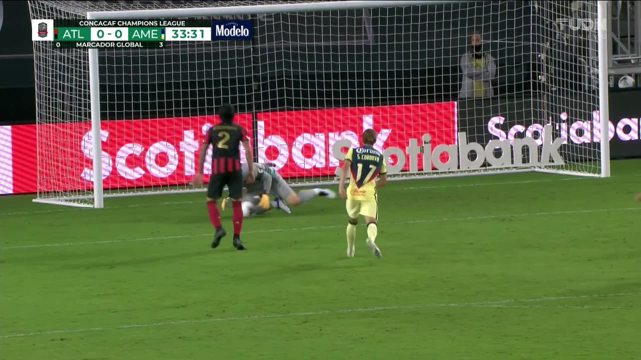 ¡TIRO ATAJADO! disparo por Francisco Córdova.