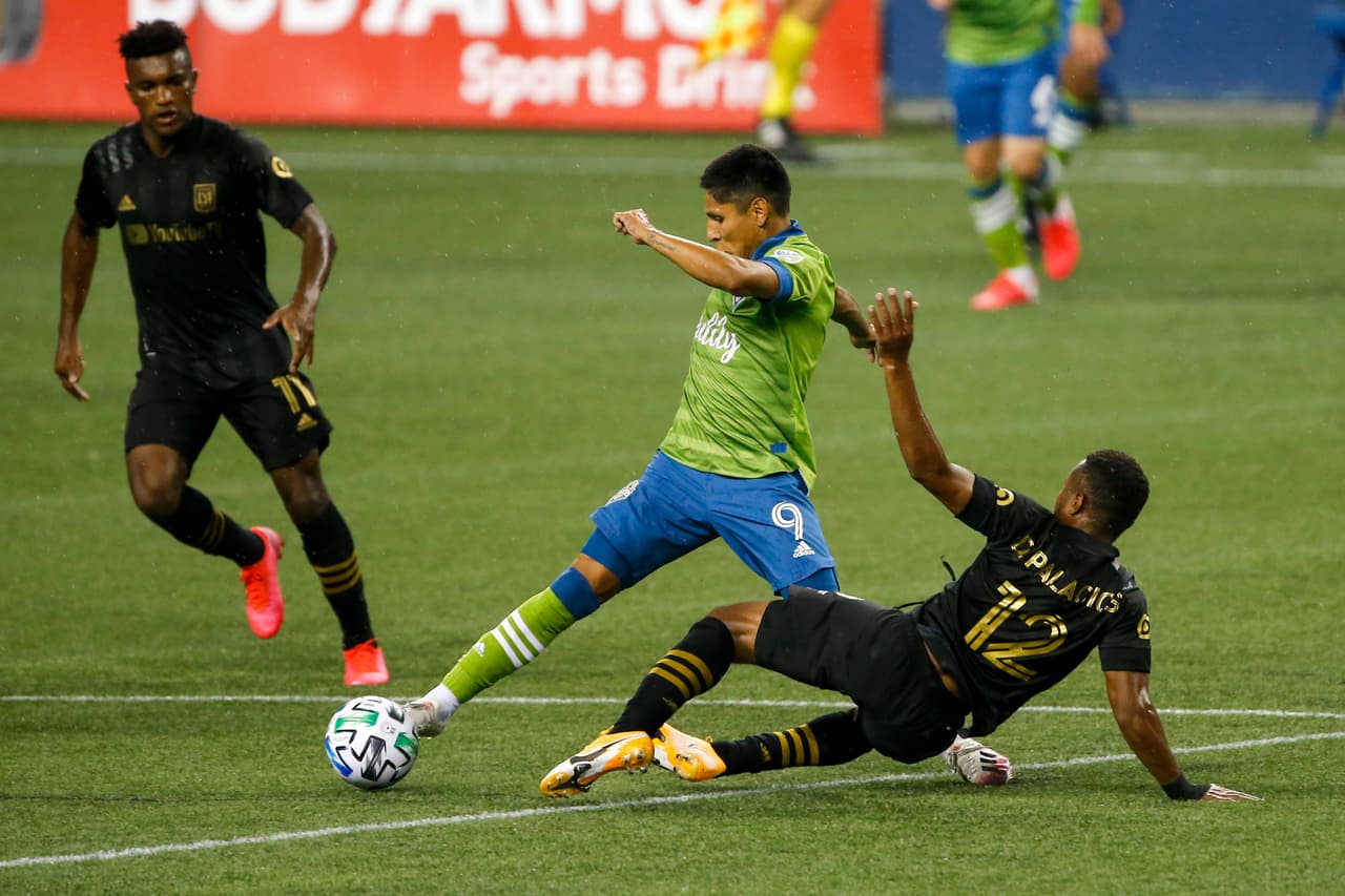 Raúl Ruidíaz, protagonista excluyente de la victoria de Seattle Sounders sobre LAFC.