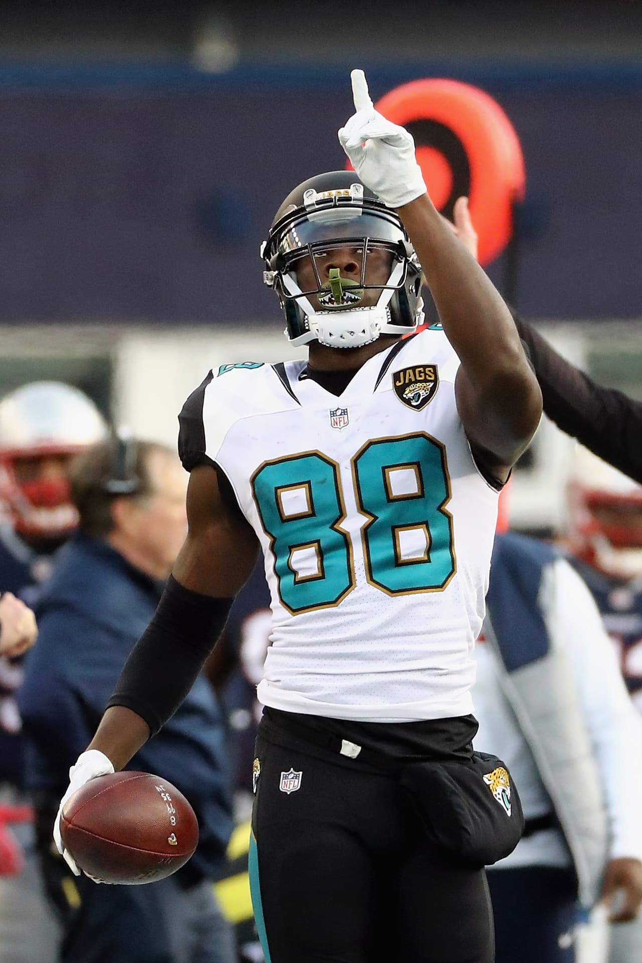 Allen Hurns fue el mejor receptor de su equipo con 80 yardas totales producto de 6 recepciones.