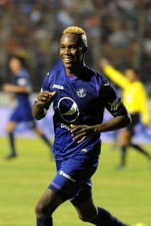 Rubilio Castillo hizo el primero de Motagua a Vida.