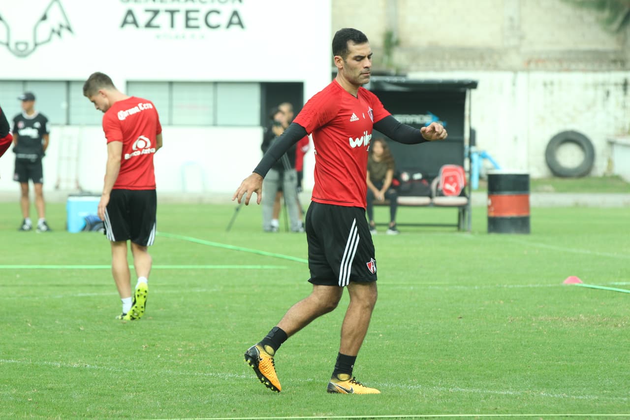 Aunque 'Rafa' aportó en los primeros partidos de eliminatoria y su presencia es valiosa dentro del grupo, no estuvo en el duelo clave de clasificación.