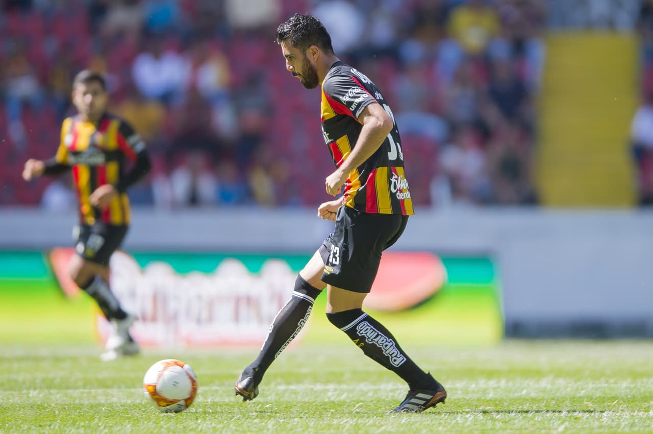 <b>Néstor Vidrio</b> arrancó su camino futbolístico en Atlas y después defendió los colores de Chivas. En 2018 tuvo paso por Leones Negros.