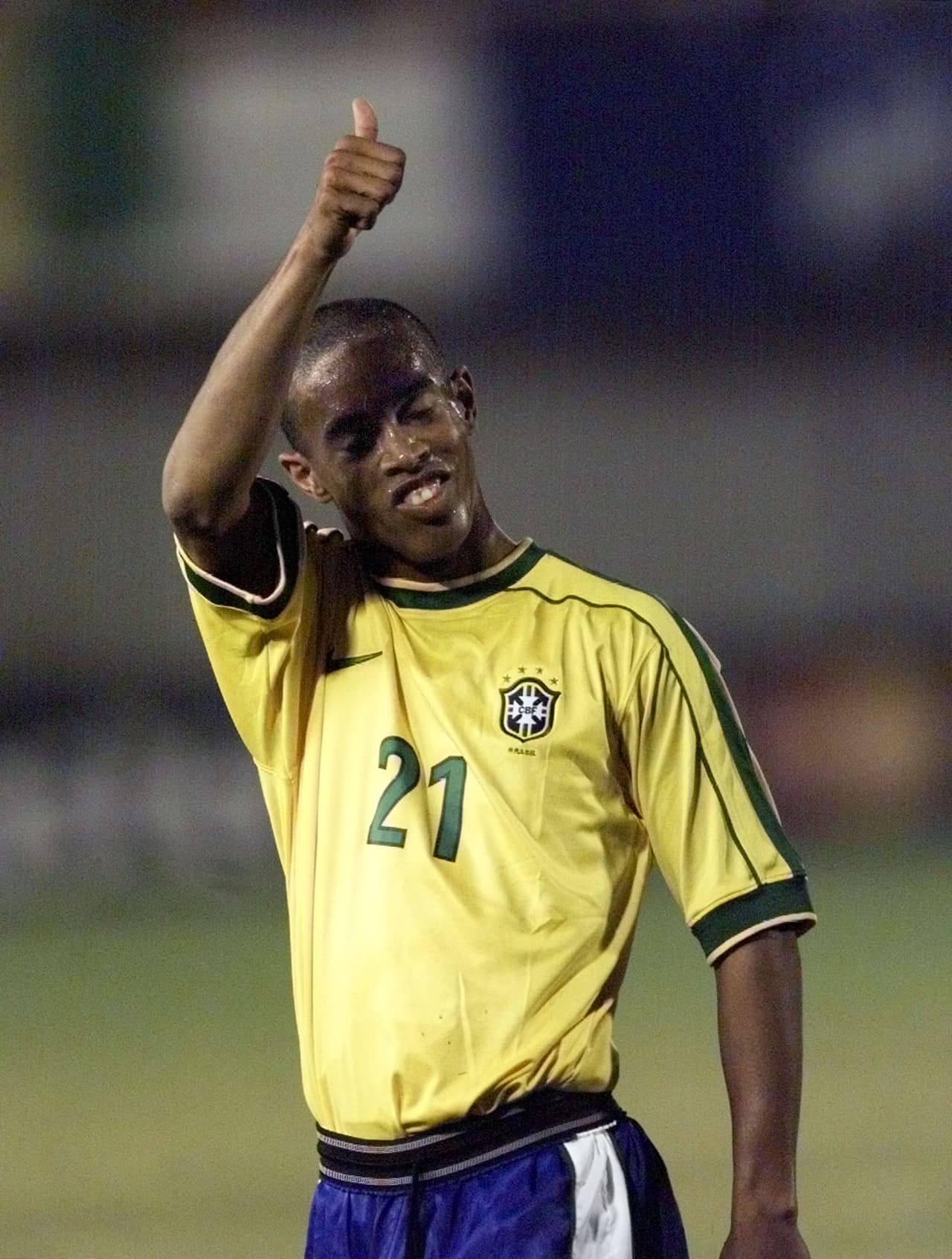 En 1999, Ronaldinho también quedó campeón de la Copa América de Paraguay participando en cuatro partidos y anotando un gol.