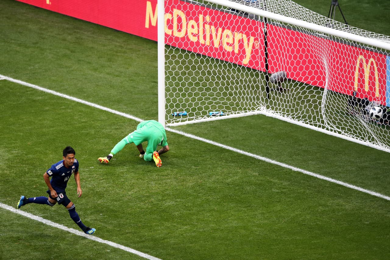 Shinji Kagawa puso al minuto 6, después de las protestas, el 1-0 a favor de Japón.