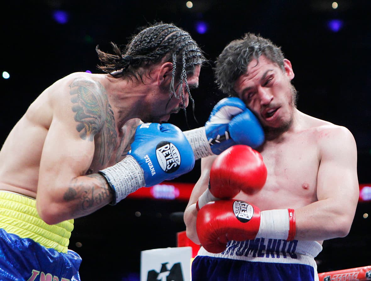 Antonio Margarito se levantó de la lona para vencer por decisión unánime a Jorge 'Maromerito' Paéz. Fue el regreso al ring del 'Tornado de Tijuana' después de cuatro años de ausencia.