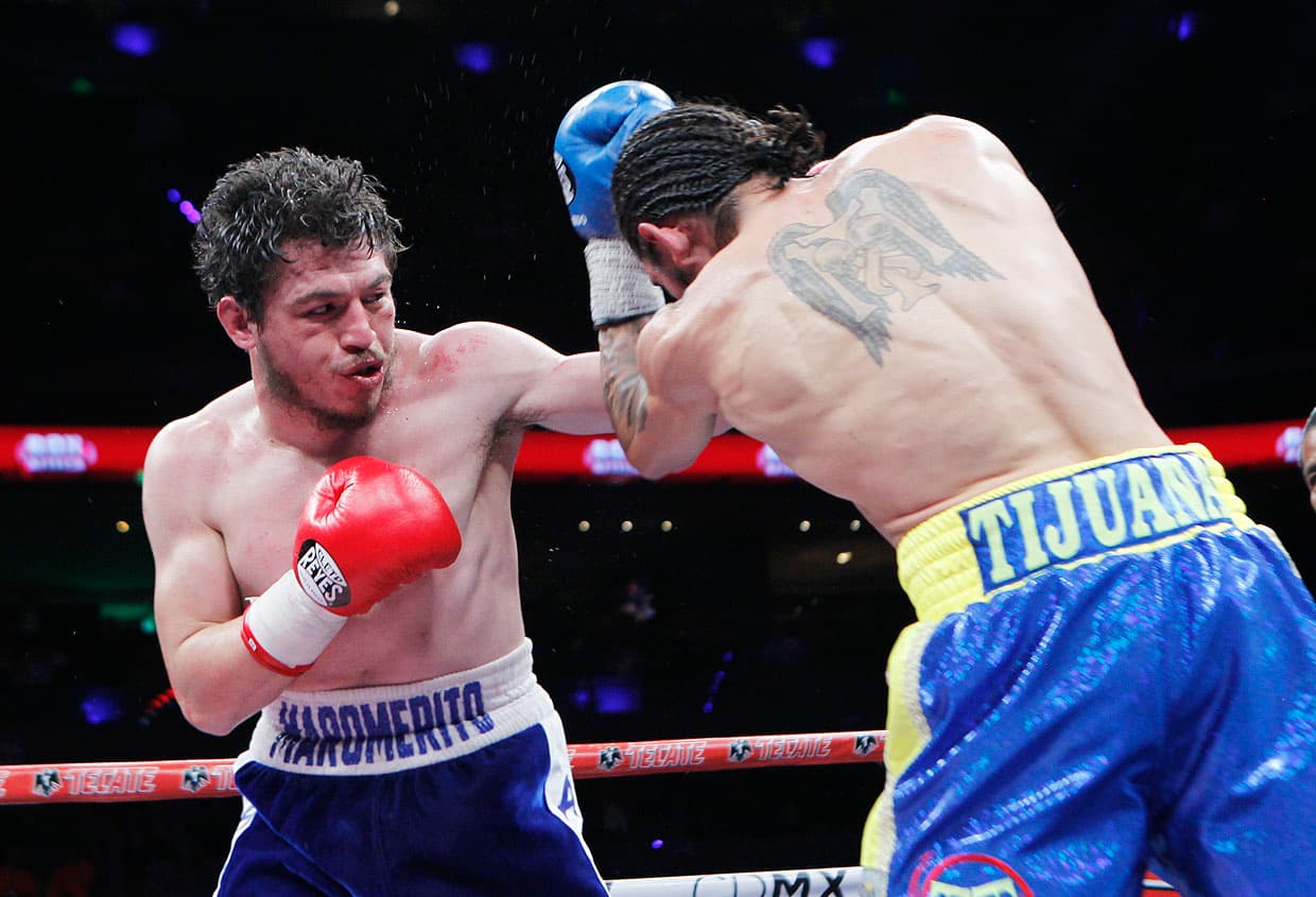 Antonio Margarito se levantó de la lona para vencer por decisión unánime a Jorge 'Maromerito' Paéz. Fue el regreso al ring del 'Tornado de Tijuana' después de cuatro años de ausencia.