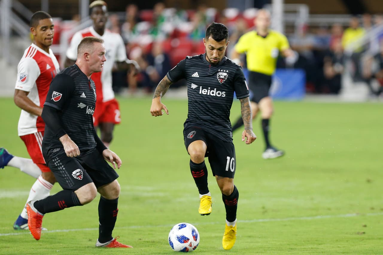 Luciano Acosta está formando una dupla temible con Wayne Rooney y ha elevado su nivel notablemente en las últimas fechas. A media semana registró un pase para gol, y el domingo firmó un gol propio – ambos en partidos que ganó DC United.
