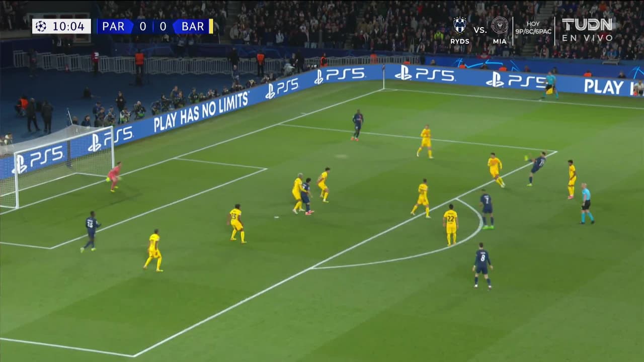 ¡TIRO ATAJADO! disparo por Marco Asensio.