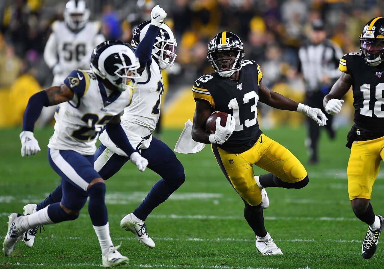 Steelers aprovecha los errores provocados por su sólida defensiva y consuma un triunfo vital para sus aspiraciones.