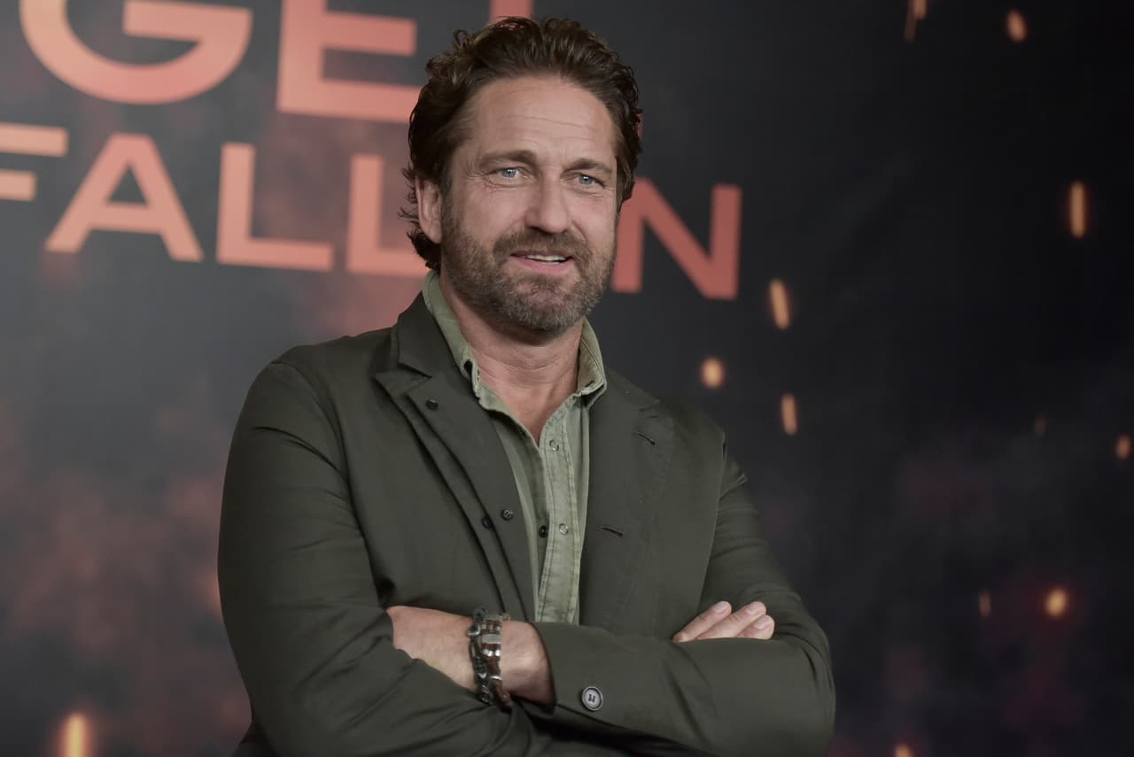 Justo antes de graduarse, Butler se tomó un timepo sabático y se mudó a California, no obstante, Gerard terminó regresando a Escocia para culminar su carrera uiversitaria.