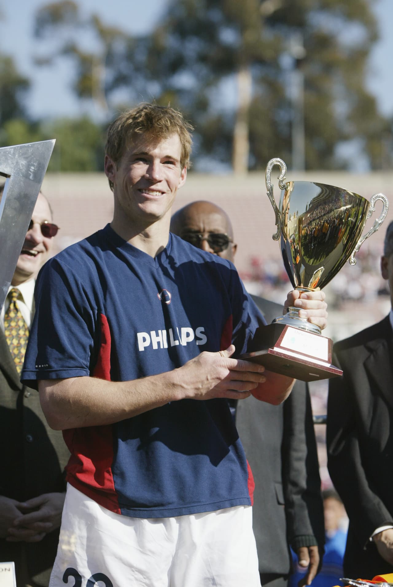 Brian McBride: 8 goles (Estados Unidos)