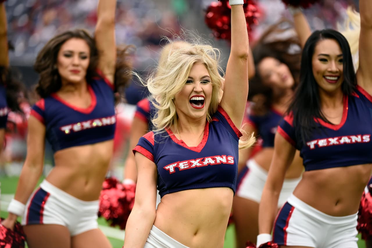 Las animadoras de los Vaqueros son las consentidas de la afición, pero las de Broncos, Patriots y Dolphins no se quedan atrás, ¿tú qué opinas?