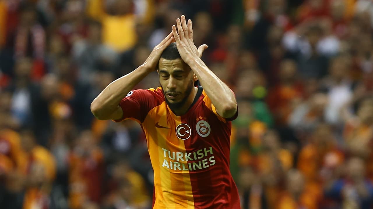 Galatasaray despide a un jugador... por criticar la cancha