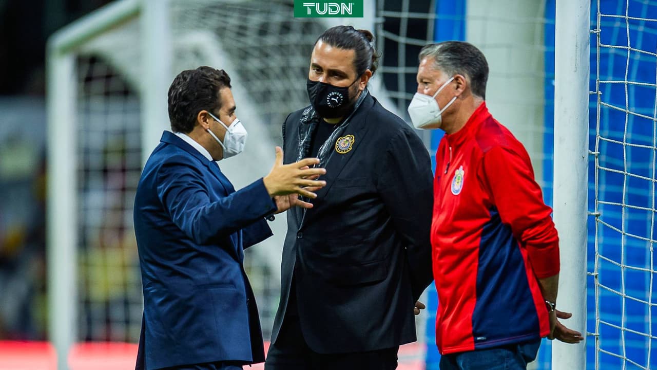 Peláez ratifica a Michel Leaño como entrenador de Chivas