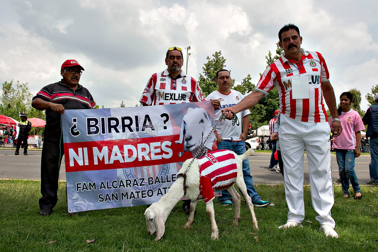 El color de la afición en la Jornada 9