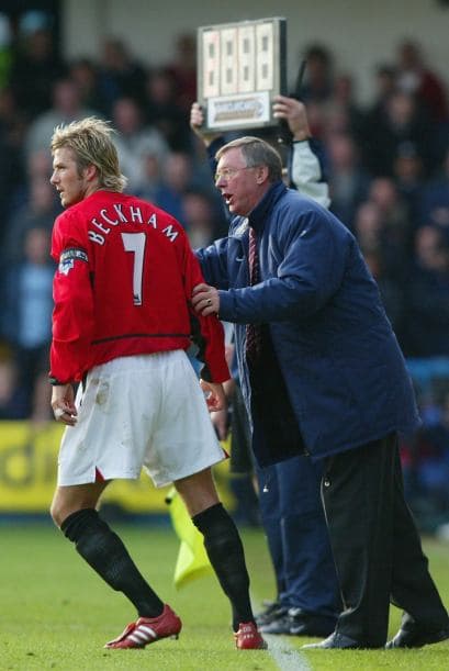 Ferguson Vs. Beckham.En febrero de 2003 el DT del Manchester United, Alex Ferguson y tuvo encono ante el entonces capitán del equipo David Beckham tras la derrota 2-0 del United ante el Arsenal en la Copa Inglesa.
