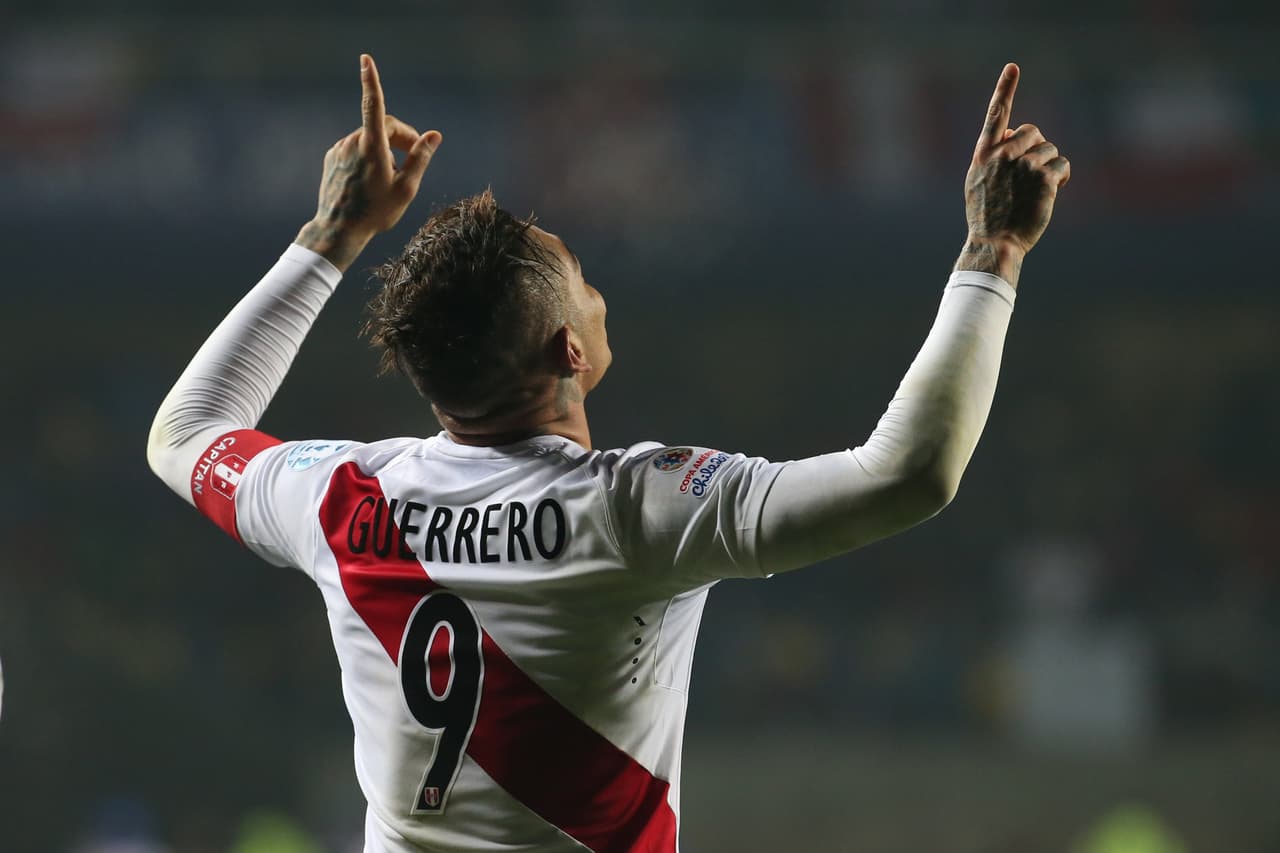 Luego de la destaca actuación del peruano Paolo Guerrero durante la Copa América de Chile 2015, al Flamengo le llegó una oferta muy tentadora desde Italia para firmar a su flamante refuerzo recién llegado del Corinthians.