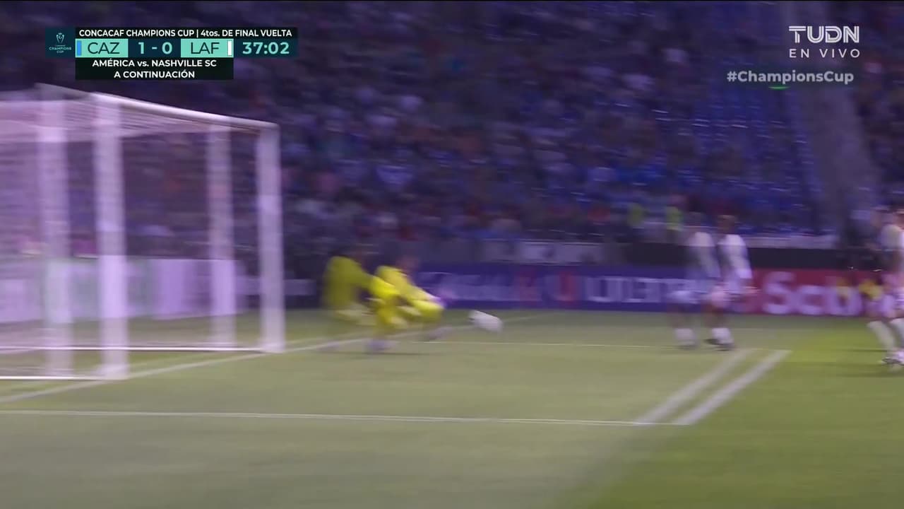 ¡Se salva el LAFC! Dos ocasiones claras del Cruz Azul que no terminan en gol