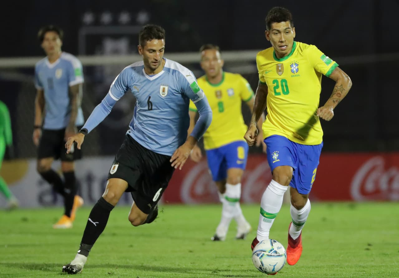 Con goles de Arthur y Richarlison Brasil vence a Uruguay, consiguen su cuarta victoria y continúan sin recibir gol en las eliminatorias rumbo al mundial de Qatar 2022.