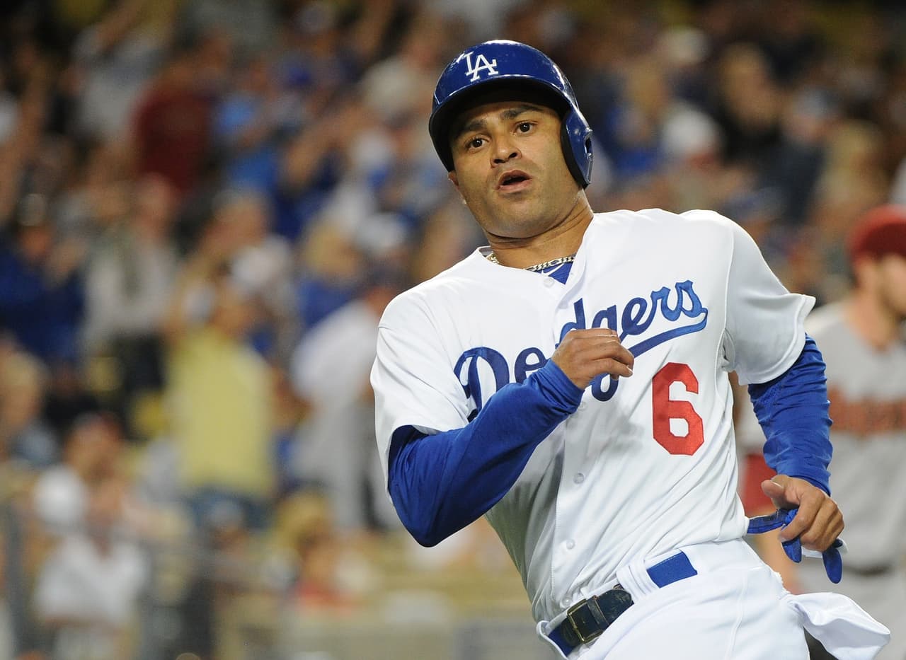 <b>Jerry Hairston Jr.,</b>
<b>Dodgers (2012-2013):</b> Los últimos dos años de su carrera los jugó con los Dodgers, aunque sus números fueron a la declive, ya que solamente pegó seis cuadrangulares y 48 RBI.