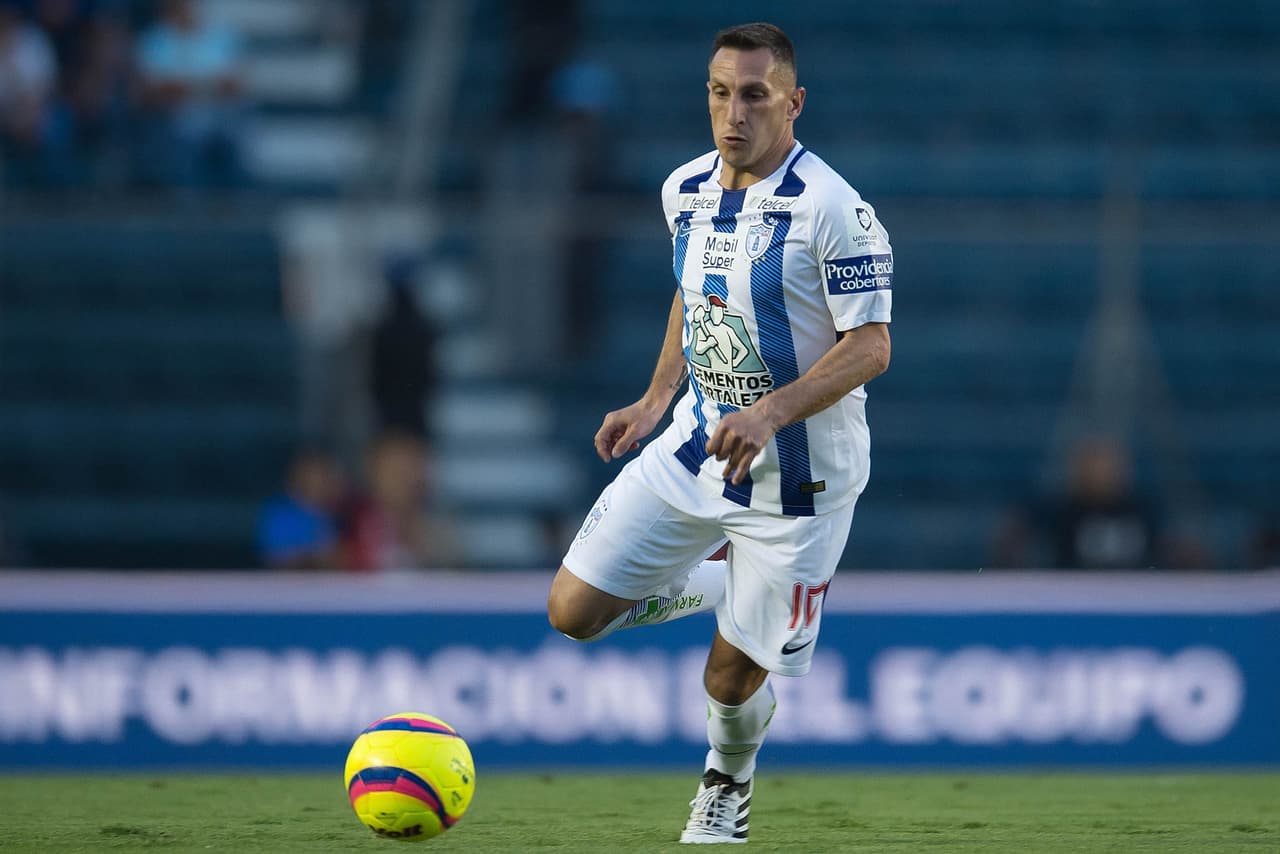 <b>10. Christian Giménez (Pachuca) - </b>438,000 dólares (-50%).