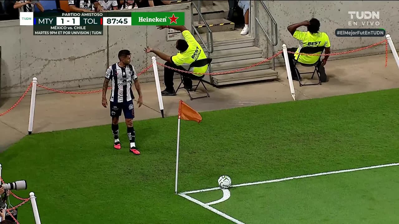 ¡Rayados le da la vuelta al marcador! Rossi solo la manda al fondo de las redes