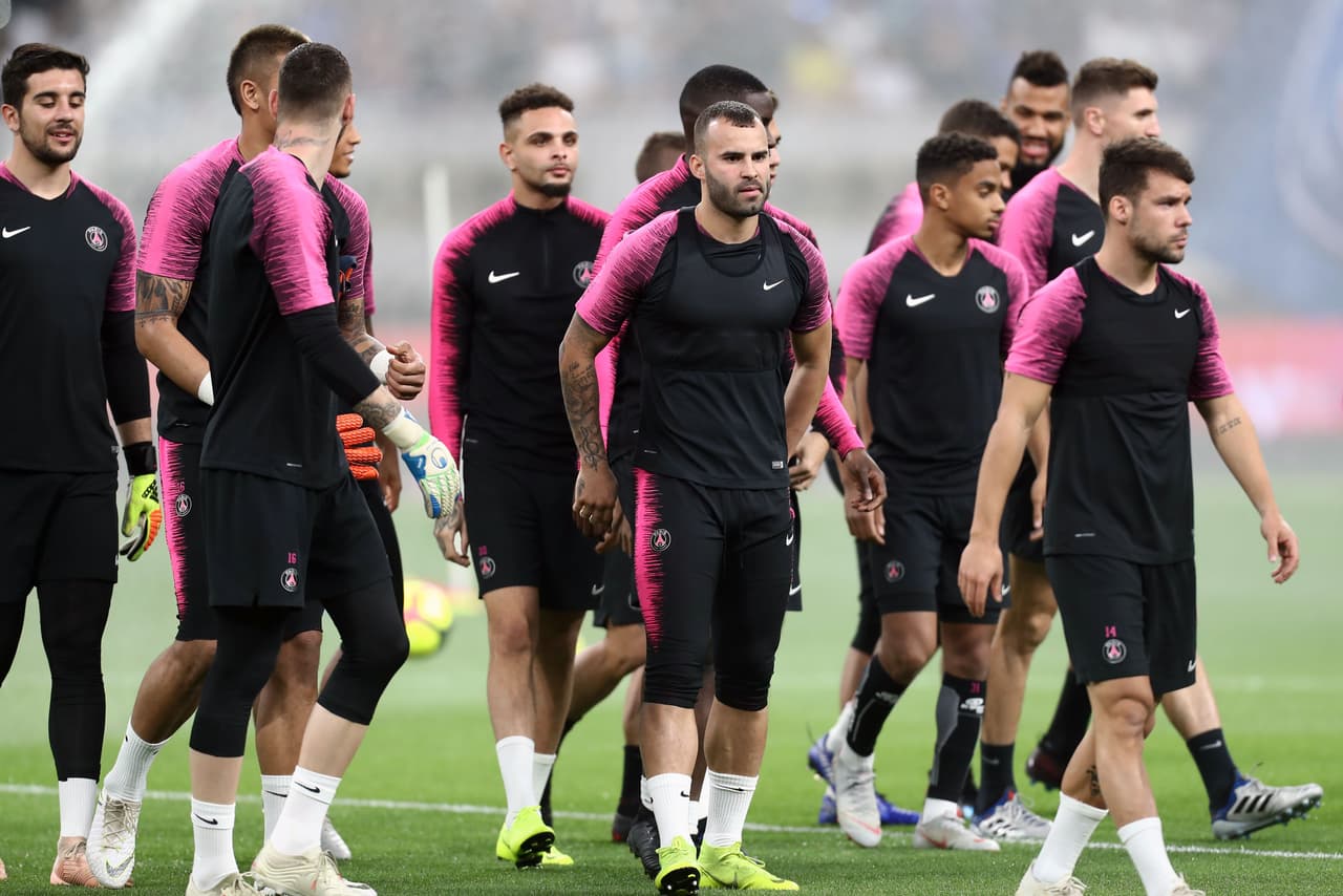 Jesé Rodríguez sigue entrenando sin jugar en el PSG, que estaría negociando con el Parma una nueva cesión del español.