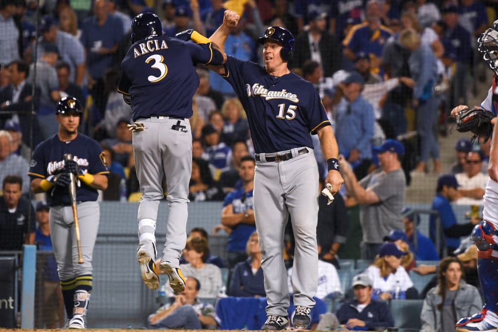 Arcia remolcó a Erik Kratz, quien se había embasado con un doblete al jardín izquierdo.