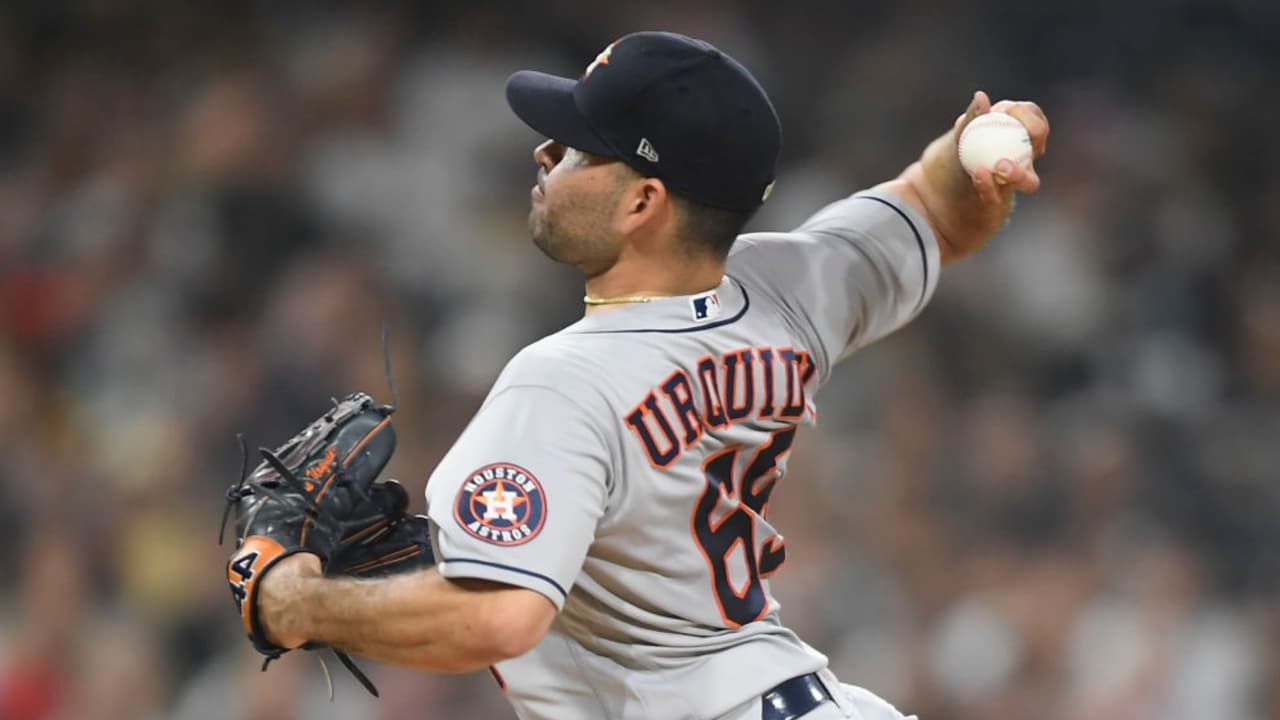 José Urquidy pega el primer hit de su carrera con Astros