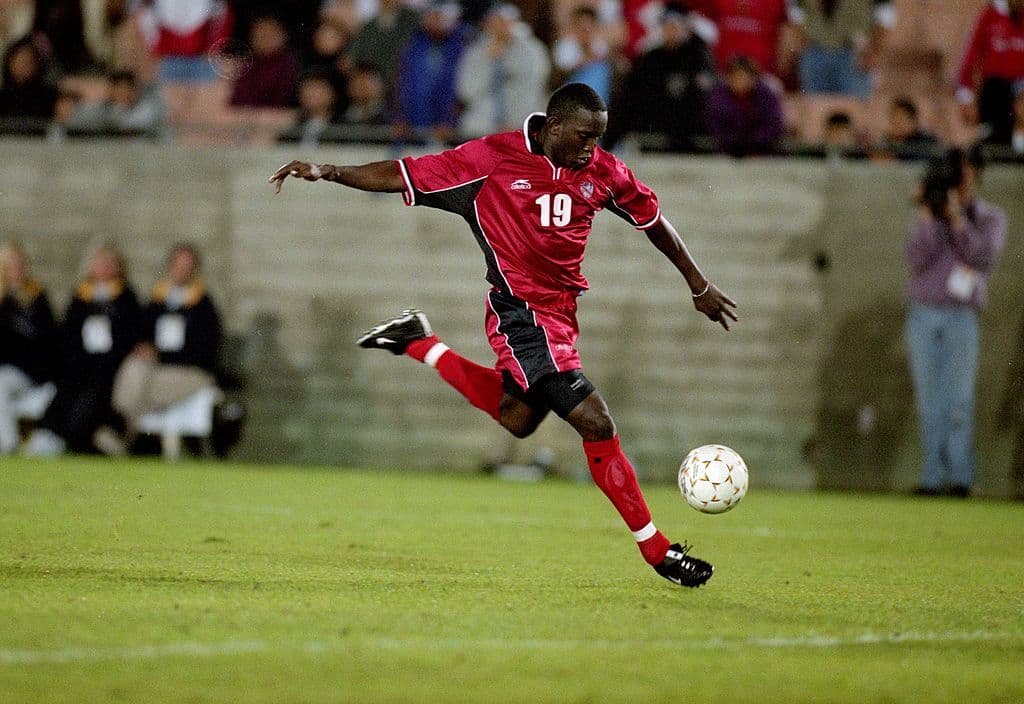 <b>Dwight Yorke (Trinidad y Tobago) </b>jugó dos ediciones de la Copa Oro en 1996 y 2000, aunque no la ganó dejó su calidad en el campo como delantero que trascendió hasta el Manchester United.