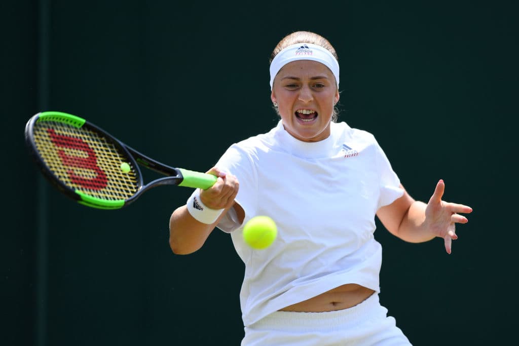 La letona Jelena Ostapenko, número 12 de la clasificación femenina, se mantiene como una de las favoritas al vencer a Vitalia Diatchenko con parciales 6-0, 6-4.