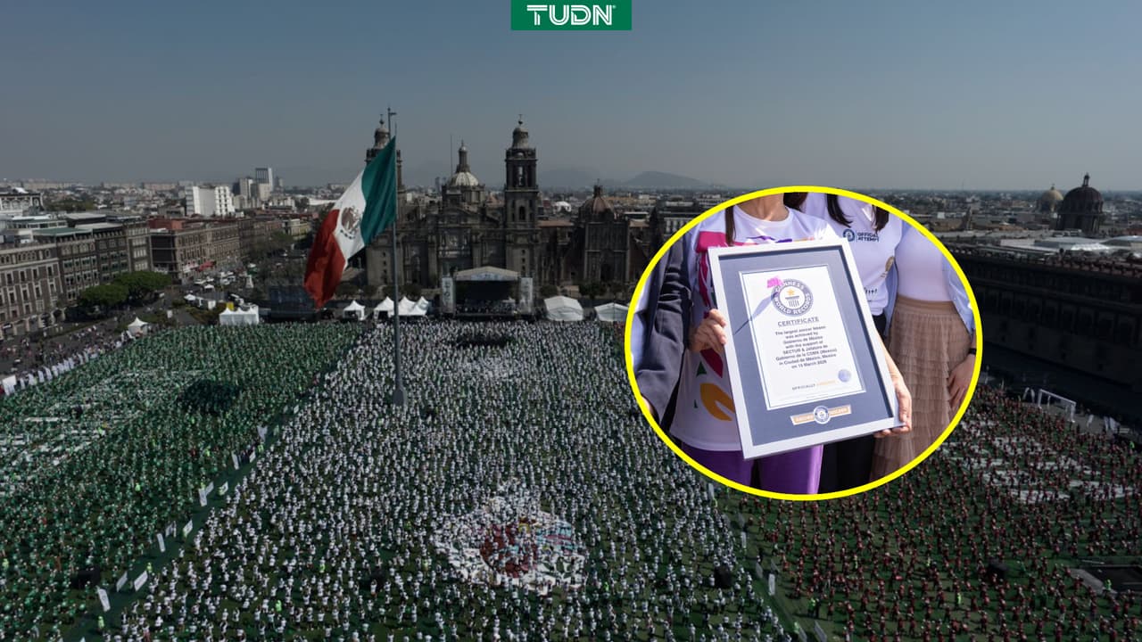 México obtiene récord Guinness por clase de futbol más grande del mundo