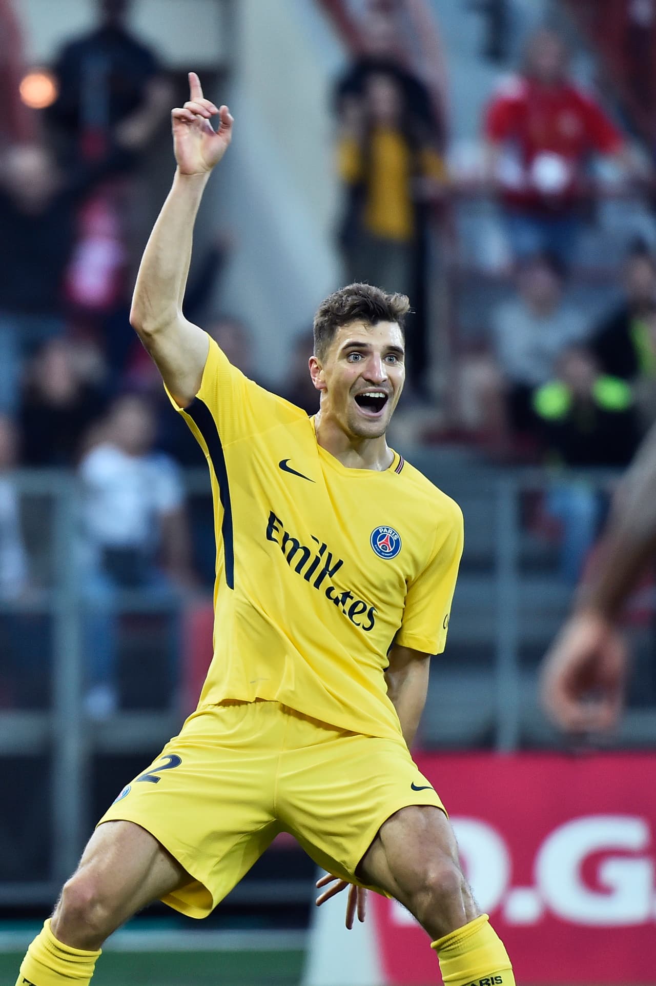 30. Thomas Meunier (PSG) - 260,000 euros