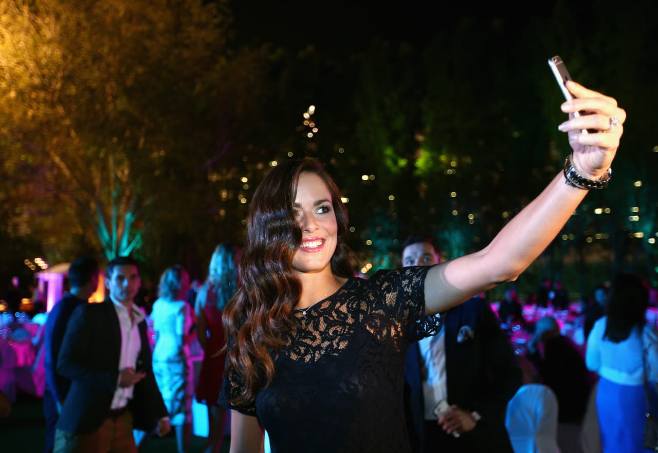 Ana Ivanovic es una de las grandes figuras mediáticas del tenis mundial. Su talento le dio reconocimiento pero su belleza, enmarcada por rostro y cuerpo que envidiarían cualquier modelo de élite, la ha convertido en un referente para los seguidores del deporte que caen rendidos ante su atractivo dentro y fuera de la cancha.