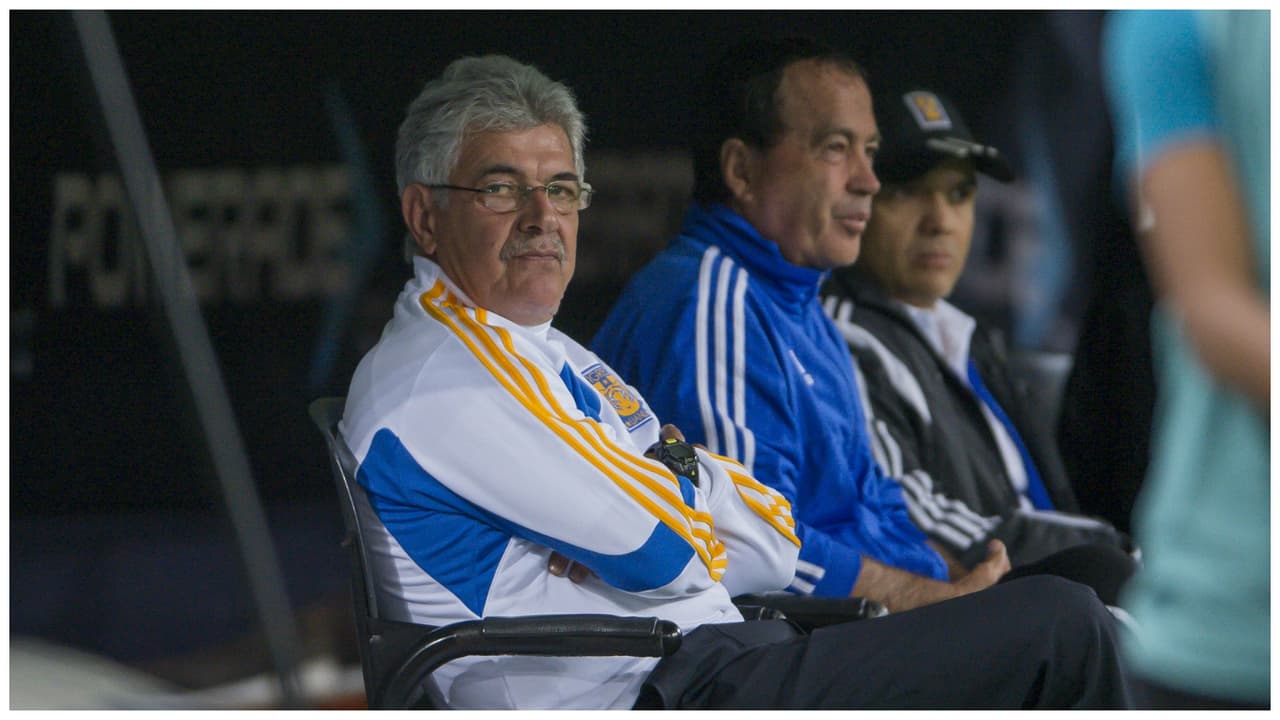 En duelo de ajedrecistas, “El Profe” hizo jaque-mate al “Tuca” y al campeón Tigres