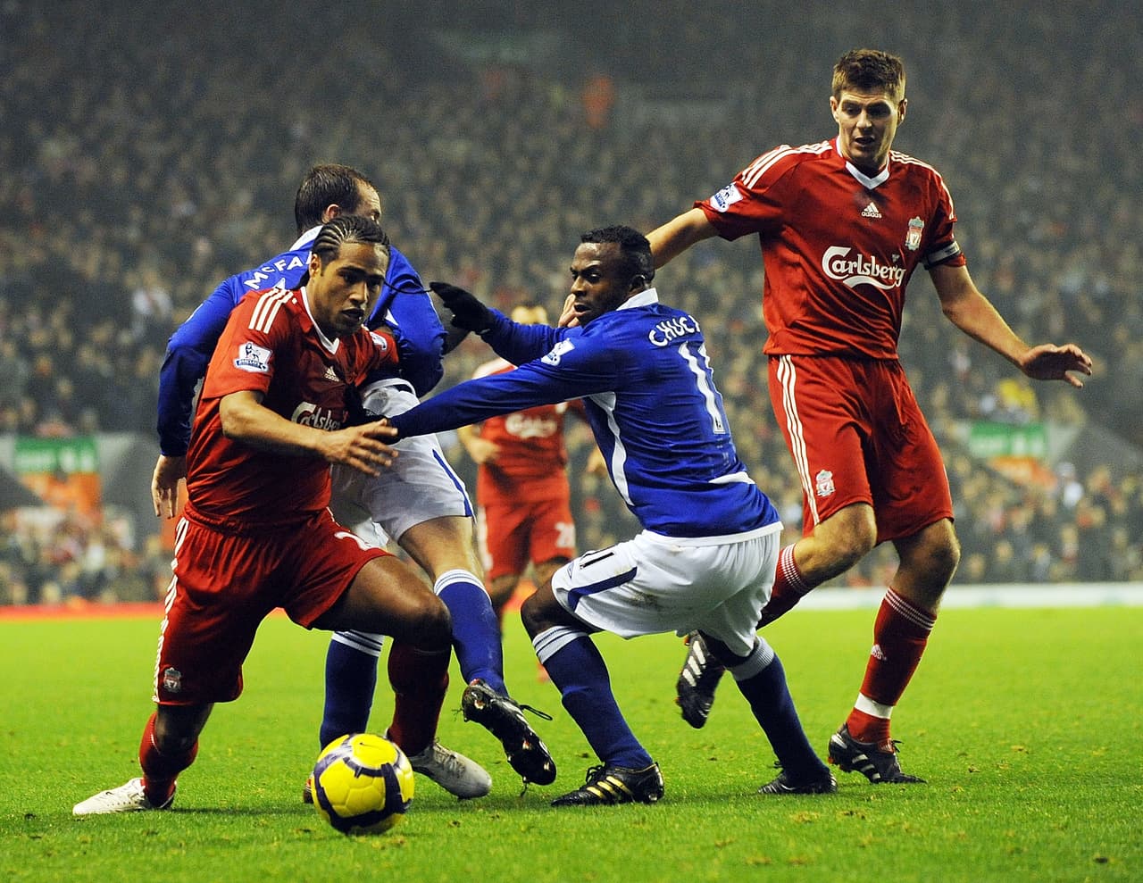 Caso similar al de Christian 'Chuchito' Benítez (QEPD). El goleador ecuatoriano maravilló en su temporada en el Birmingham City de la Premier, pero Santos Laguna pedía mucha plata por su ficha.