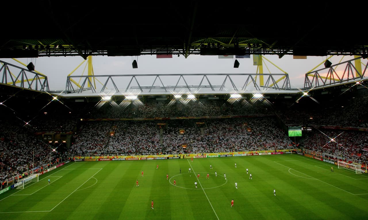 Para la Copa Mundial Alemania 2006 sufrió remodelaciones al grado de convertirse en uno de los estadios más grandes del país.