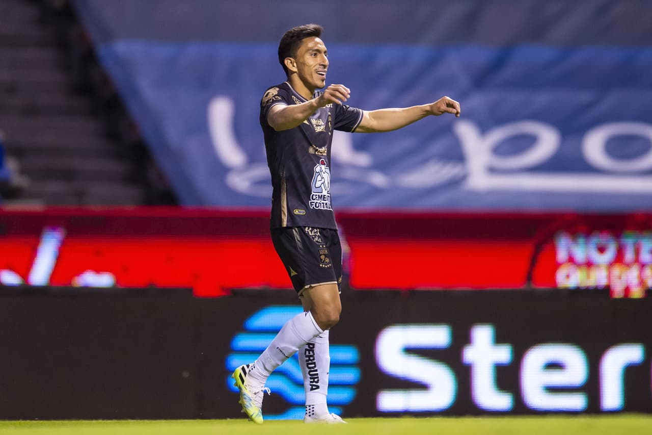 Ángel Mena (69’) hizo el segundo para los esmeraldas.