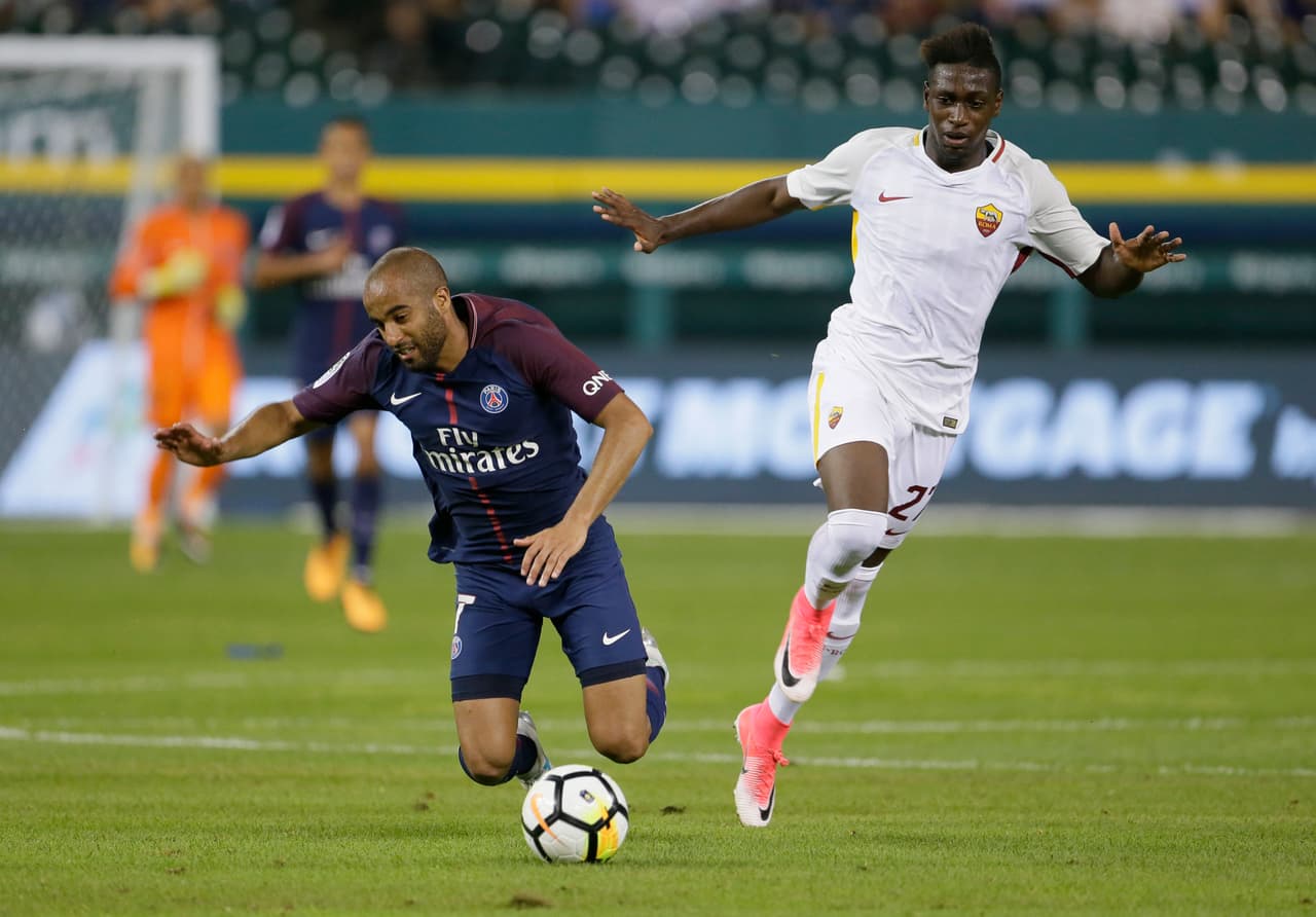 El traspaso de Lucas Moura a Tottenham está frenado porque el equipo inglés lo quiere como cesión, mientras PSG quiere venderlo para ir ajustando el tema del Fair Play Financiero.