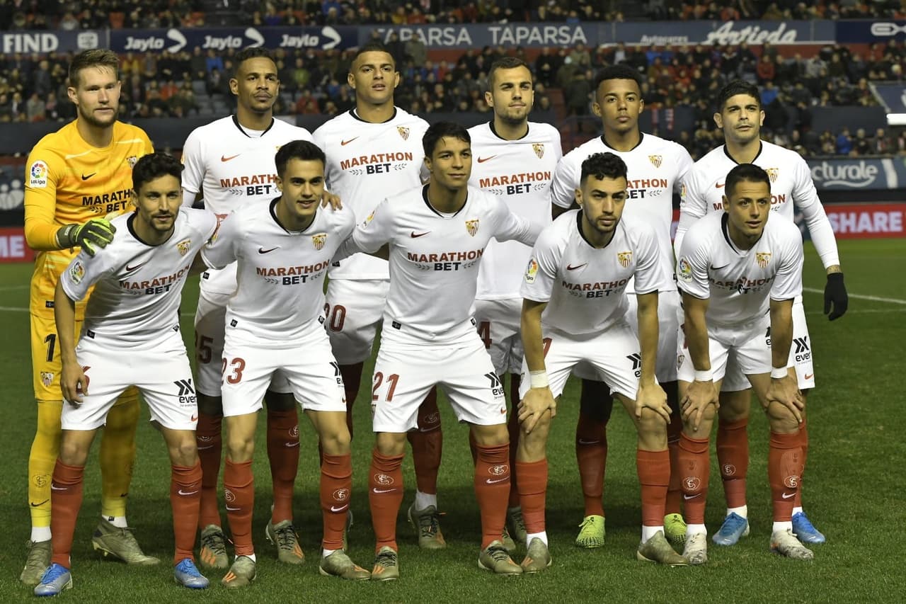 Javier 'Chicharito' Hernández no logró hacer el gol que superara al Osasuna en el enfrentamiento de hoy y se reparten los puntos. El Sevilla se coloca cuatro puntos detrás del Barcelona y Real Madrid.