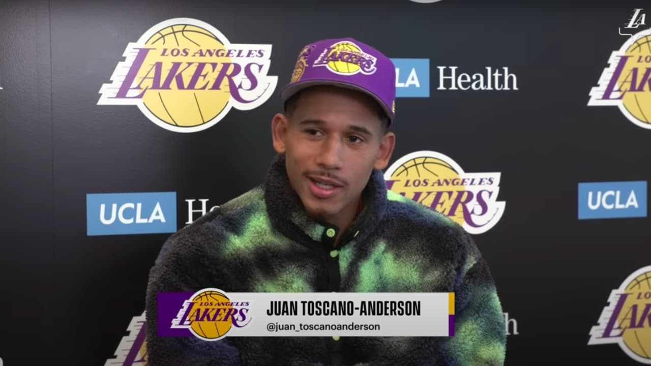Juan Toscano va tras los pasos de Kobe Bryant en los Lakers