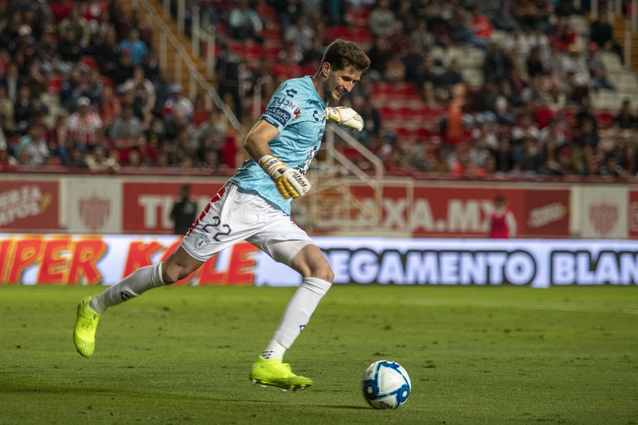 Con anotaciones de Román Ibarra y Franco Jara, los hidalguenses vencieron a Necaxa en el Estadio Victoria.