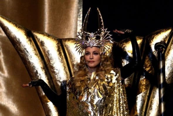 Madonna lució espectacular en el medio tiempo del Super Bowl XLVI en la ciudad de Indianapolis.