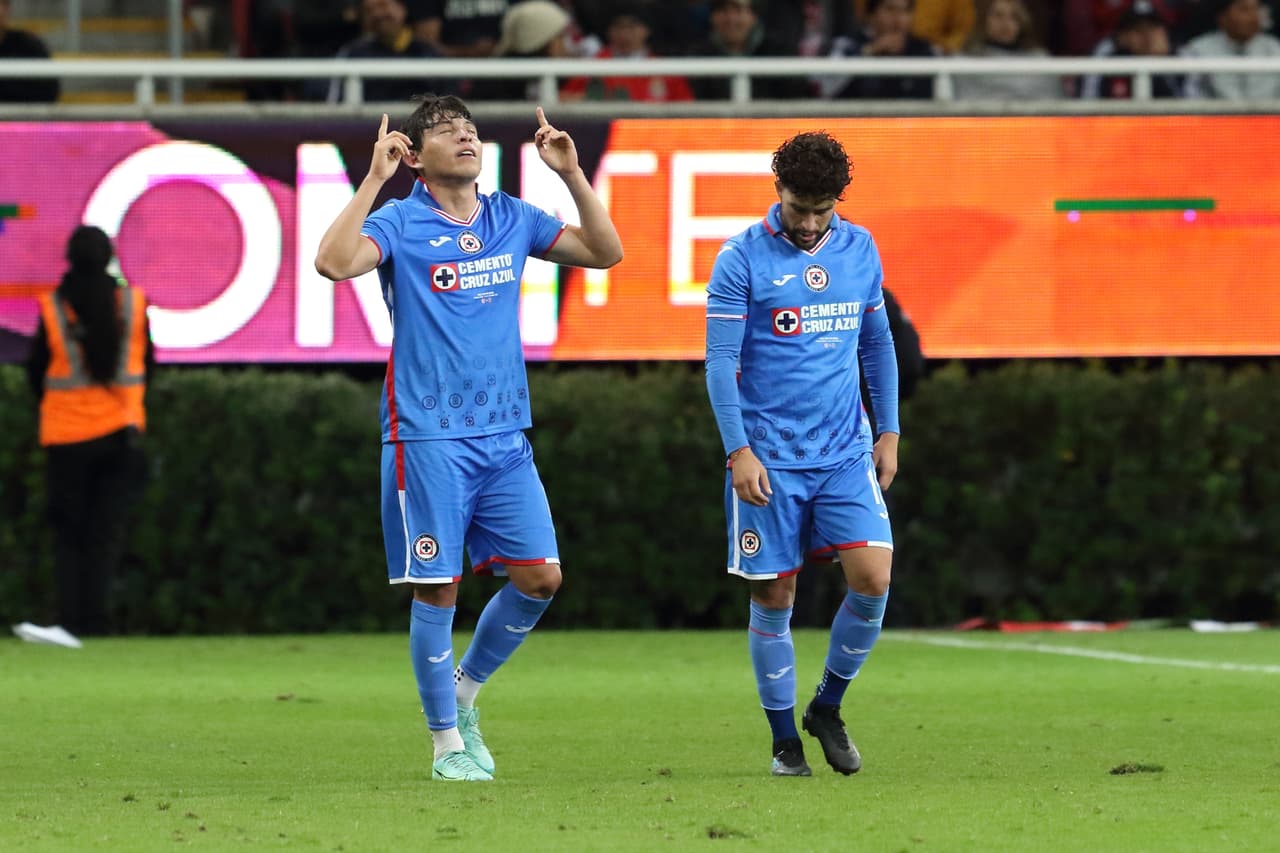 Con goles de Alexis Gutiérrez y Gonzalo Carneiro, Cruz Azul sentenció la final de la Copa por México 2022 ante Chivas en el Akron para alzar su primer trofeo a una semana del inicio del Clausura 2023. 
<br>