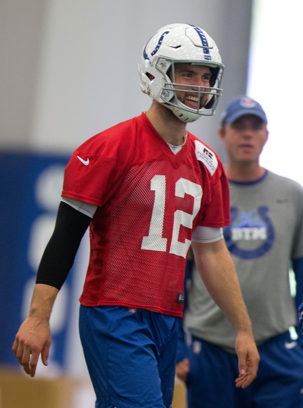 El miércoles fue un paso breve para Luck, pero importante. Volver al campo de práctica es buena señal de que el QB de 
<a href="https://translate.googleusercontent.com/translate_c?depth=1&hl=es&ie=UTF8&prev=_t&rurl=translate.google.com&sl=en&sp=nmt4&tl=es&u=http://www.nfl.com/probowl&usg=ALkJrhgCgvVCRRe_HWdjhI5UPNvuhpyXcA">Pro Bowl</a> está cerca de hacer su debut en 2017, incluso si eso se mantiene a unas semanas de distancia todavía.