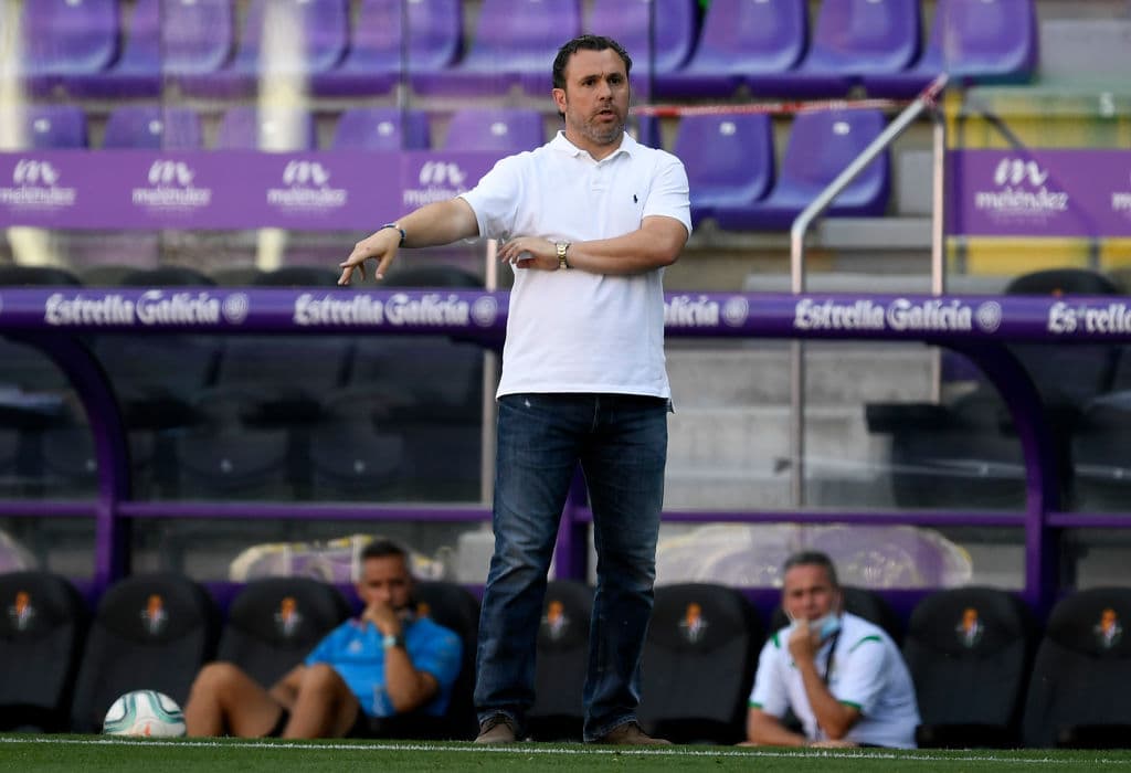Valladolid 2-0 Betis | Sergio Guardiola (45+2’) abrió el marcador al final del primer tiempo y Óscar Plano aumentó la diferencia a los 63’ del juego. Diego Lainez ingresó a la cancha al 71’; Andrés Guardado no participó en el juego. Betis cierra la competición con 41 unidades; Valladolid libró el descenso con 42 puntos.
