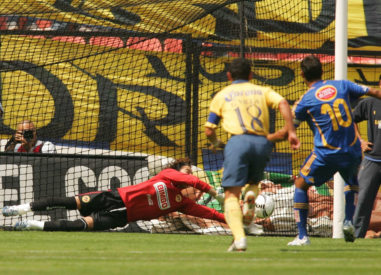 En Interliga también enfrentó a Tigres con América y salió victorioso pues Las Águilas ganaron aquella vez por 3-1.