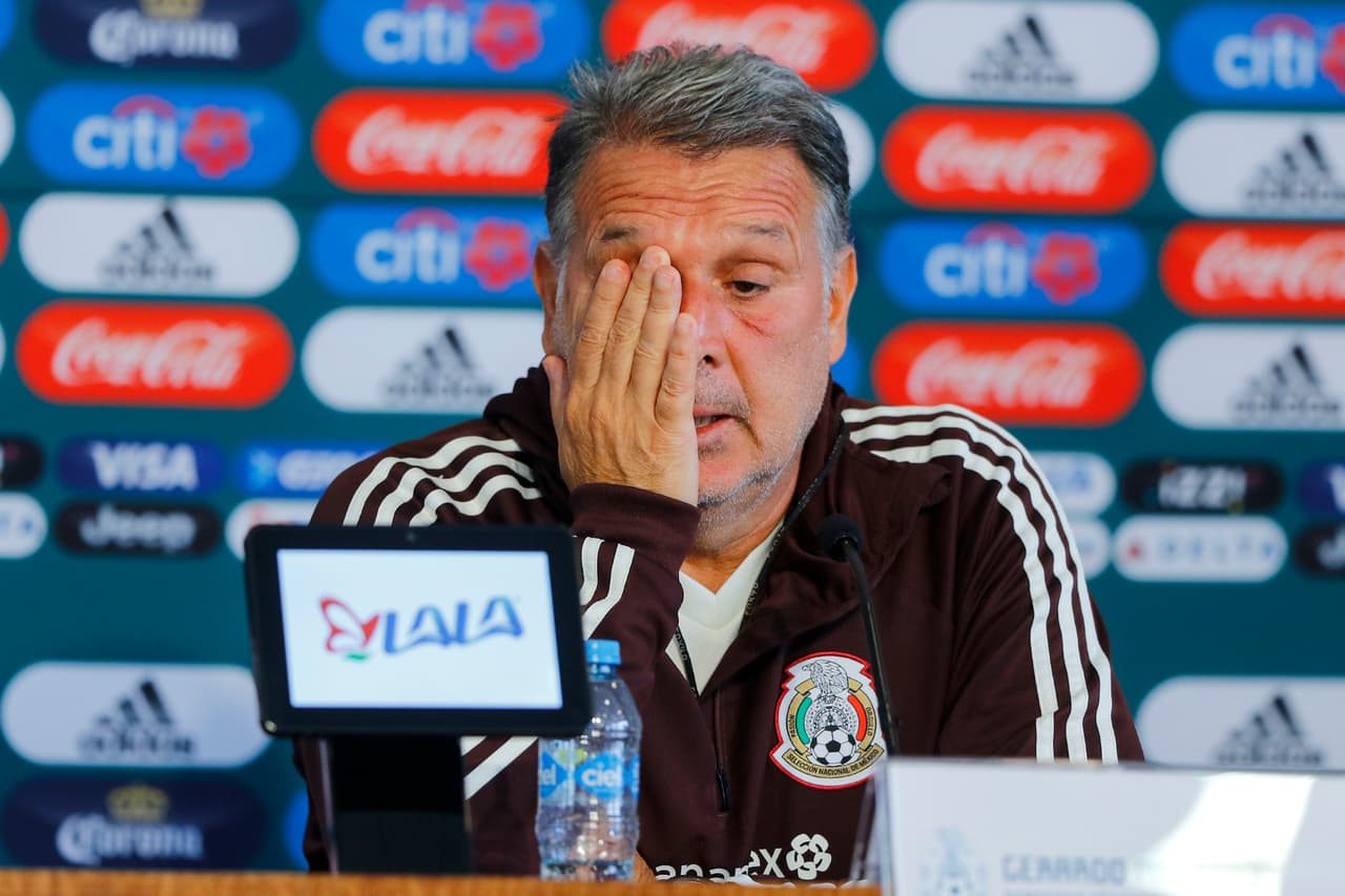 Los gestos del argentino Gerardo Martino como nuevo técnico de México en medio de sus primeros entrenamientos muestran su situación en medio de la ilusión, alegría e incluso la expectativa.
